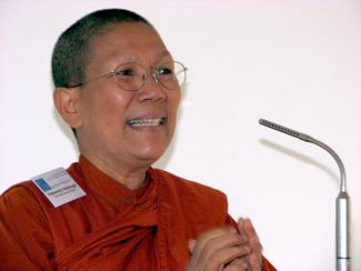 Dhammanaṇḍa Bhikkhuni